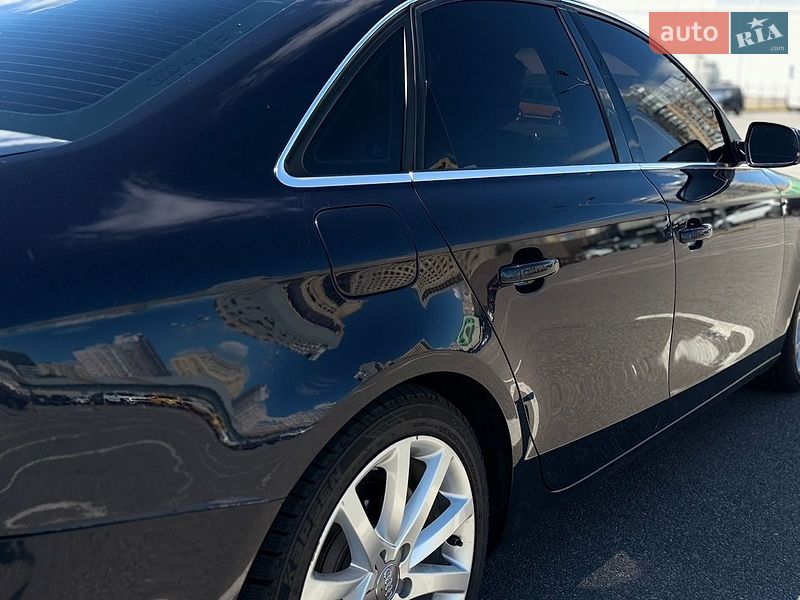 Седан Audi A4 2012 в Києві
