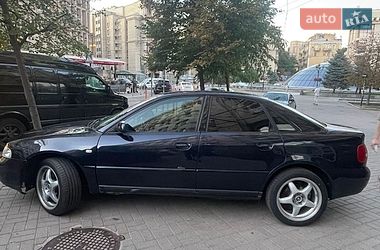 Седан Audi A4 2000 в Киеве