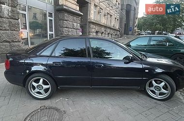 Седан Audi A4 2000 в Киеве