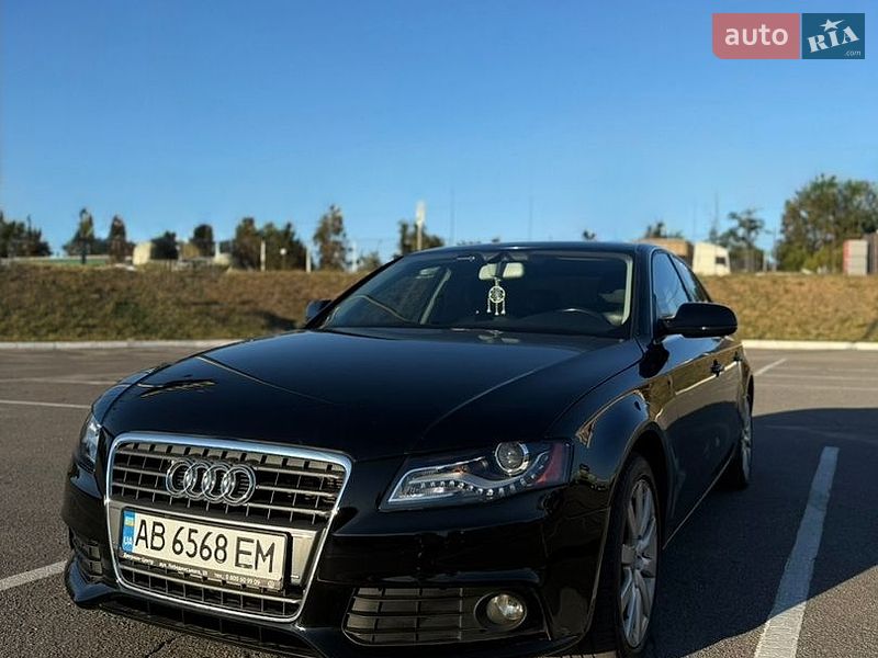 Седан Audi A4 2012 в Виннице