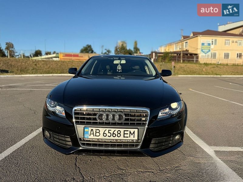 Седан Audi A4 2012 в Виннице