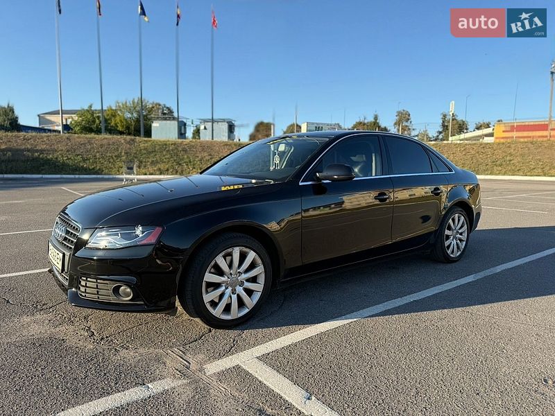 Седан Audi A4 2012 в Виннице