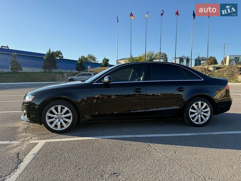 Седан Audi A4 2012 в Виннице