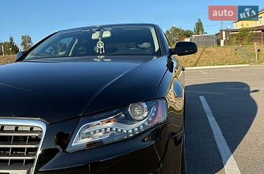 Седан Audi A4 2012 в Виннице
