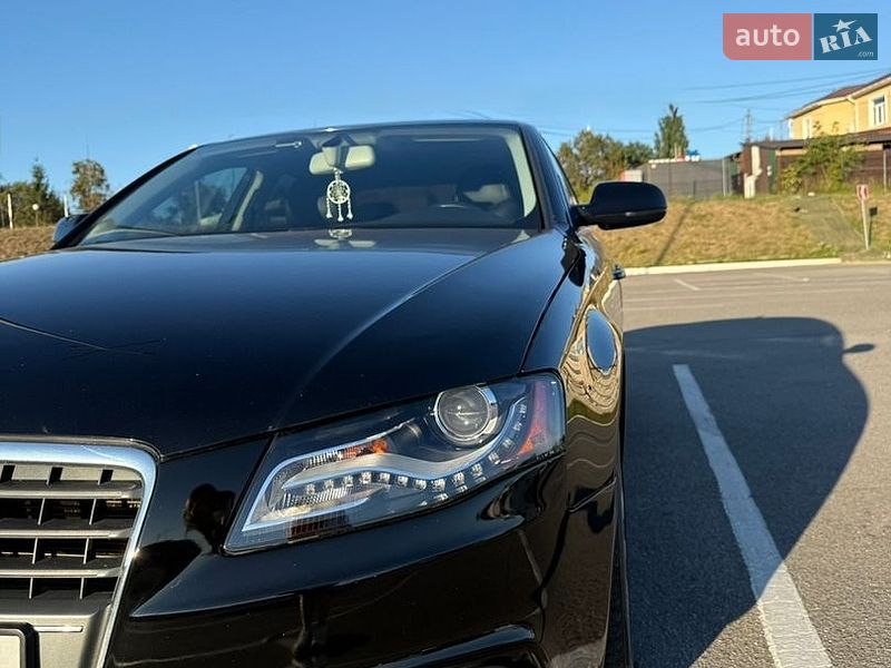 Седан Audi A4 2012 в Виннице