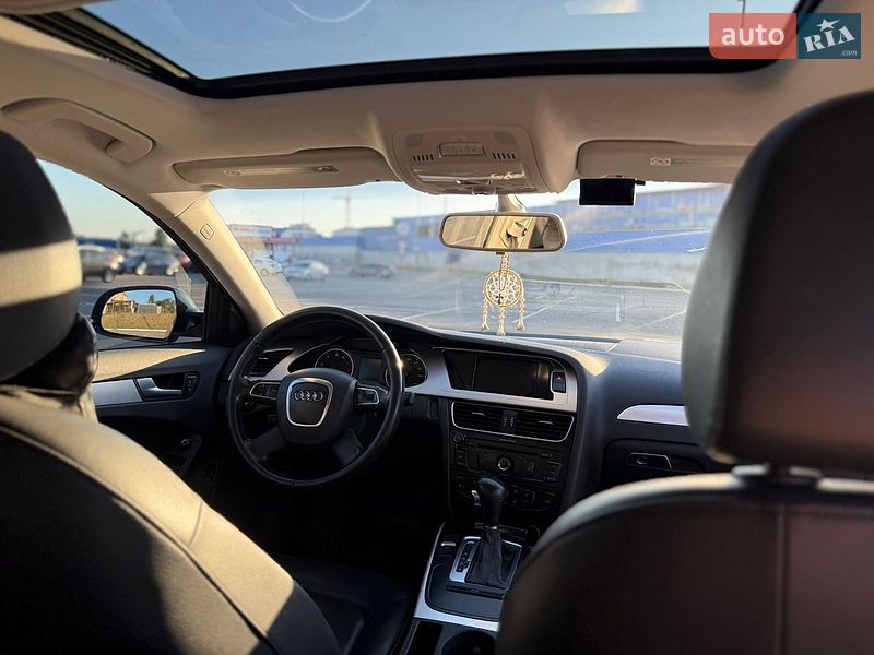 Седан Audi A4 2012 в Виннице