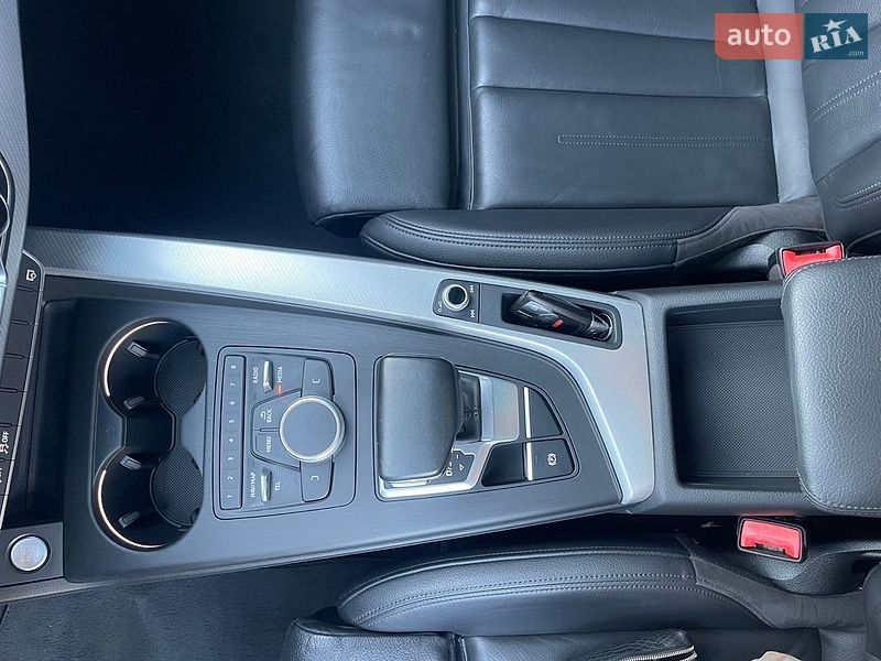 Седан Audi A4 2018 в Виннице