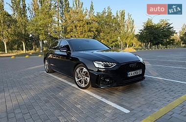 Седан Audi A4 2021 в Кам'янському