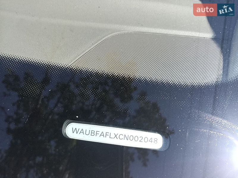 Седан Audi A4 2012 в Новій Водолагі