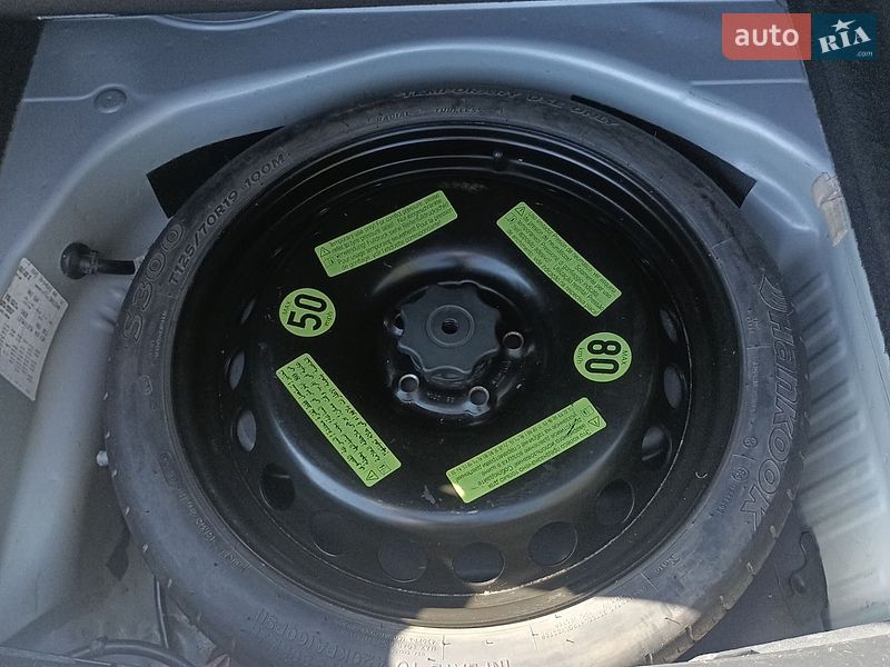 Седан Audi A4 2012 в Новій Водолагі