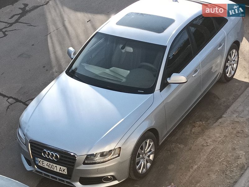 Седан Audi A4 2012 в Новій Водолагі