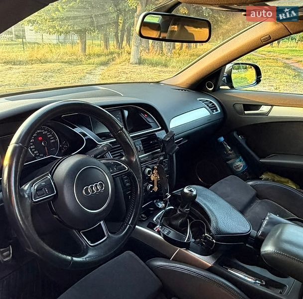 Седан Audi A4 2014 в Бурині