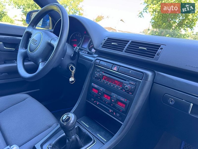 Седан Audi A4 2004 в Киеве