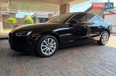 Седан Audi A4 2022 в Борисполе