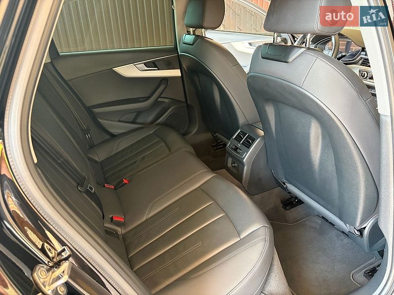Седан Audi A4 2022 в Борисполе