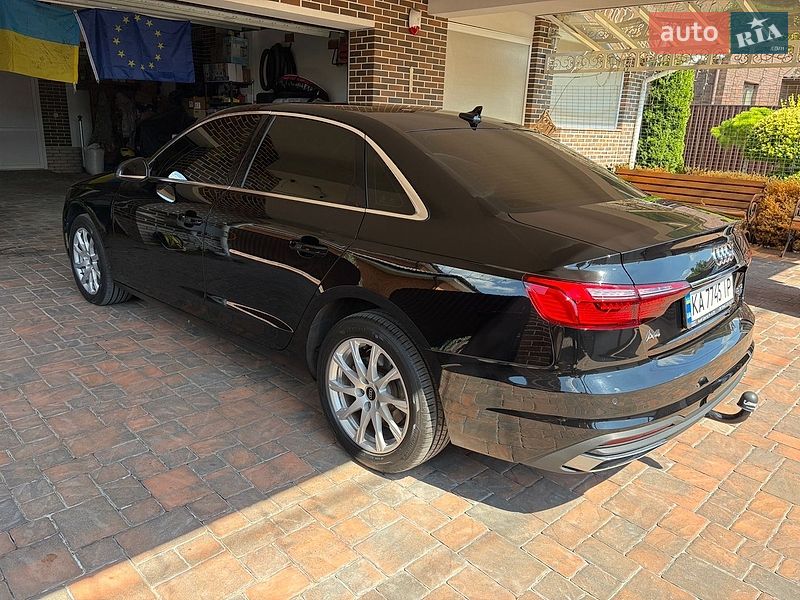 Седан Audi A4 2022 в Борисполе