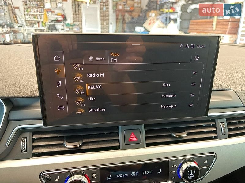 Седан Audi A4 2022 в Борисполе