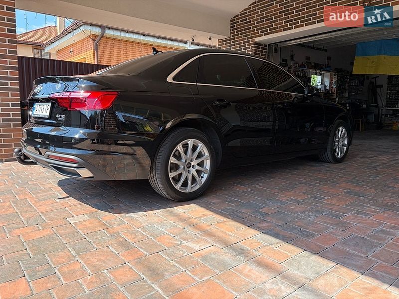 Седан Audi A4 2022 в Борисполе
