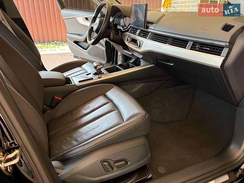 Седан Audi A4 2022 в Борисполе