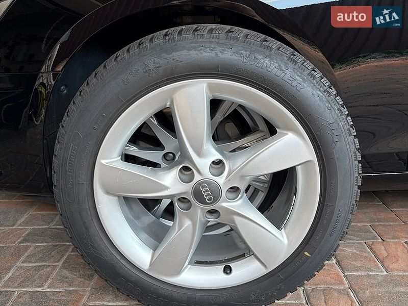 Седан Audi A4 2022 в Борисполе