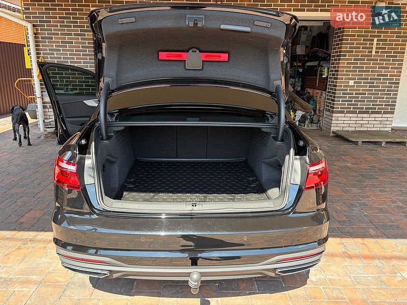 Седан Audi A4 2022 в Борисполе