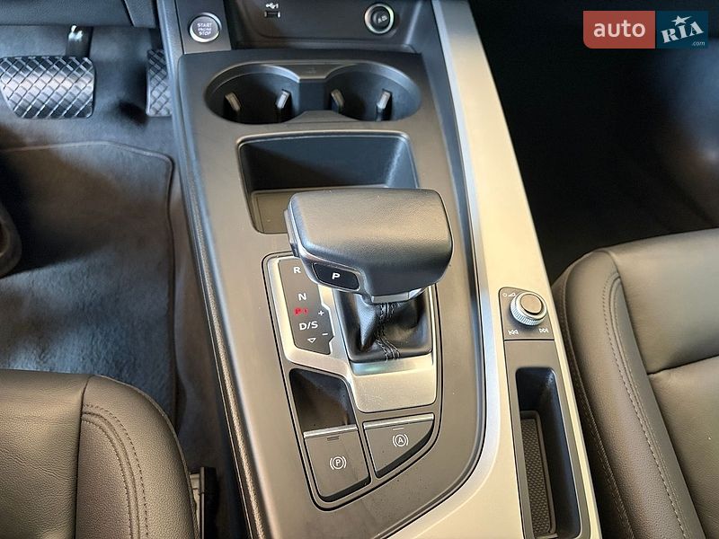 Седан Audi A4 2022 в Борисполе