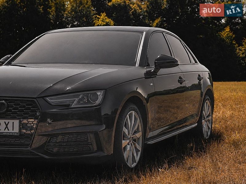 Седан Audi A4 2018 в Золочеві