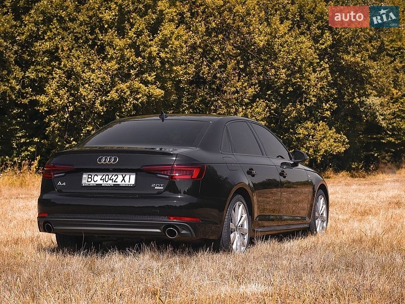Седан Audi A4 2018 в Золочеві