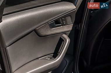 Седан Audi A4 2018 в Золочеві
