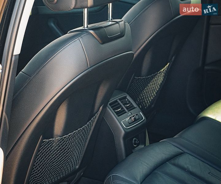 Седан Audi A4 2018 в Золочеві