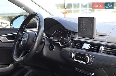 Седан Audi A4 2018 в Золочеві