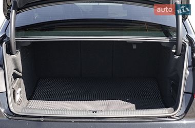 Седан Audi A4 2018 в Золочеві