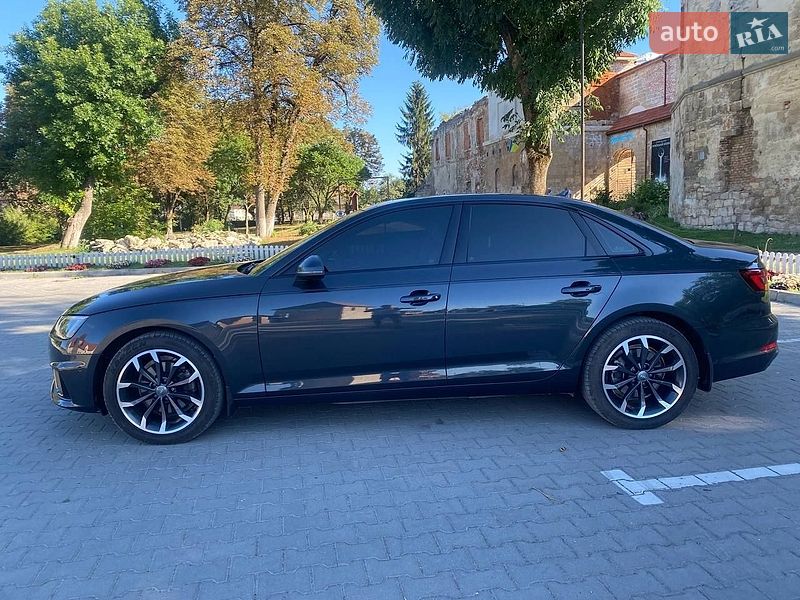 Седан Audi A4 2018 в Бережанах
