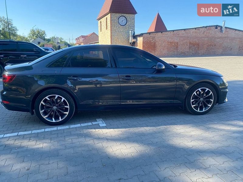 Седан Audi A4 2018 в Бережанах
