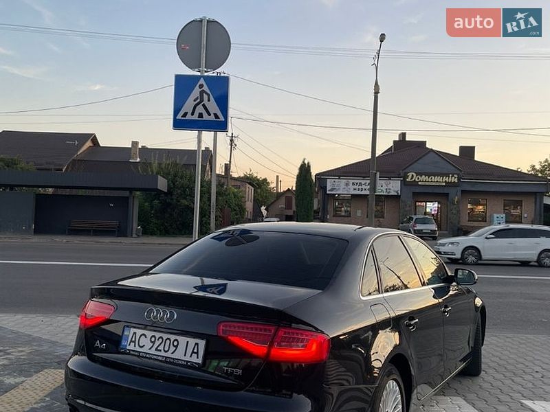 Седан Audi A4 2013 в Луцьку