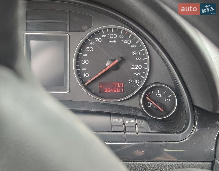 Седан Audi A4 2004 в Кременчуці