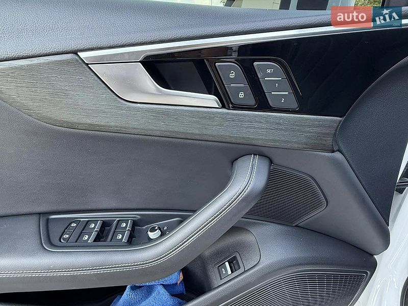 Седан Audi A4 2023 в Одессе