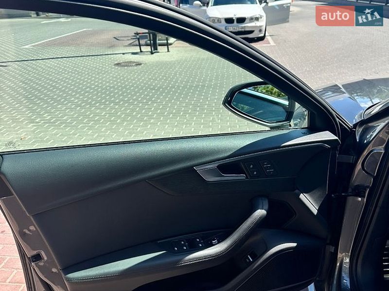 Седан Audi A4 2018 в Черкассах