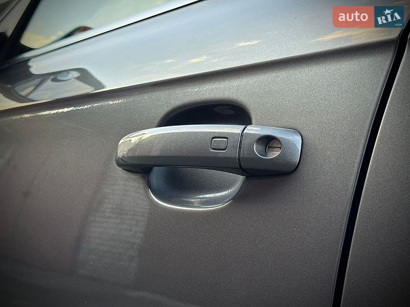 Универсал Audi A4 2013 в Киеве