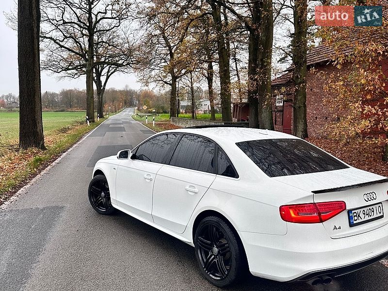 Седан Audi A4 2013 в Сарнах