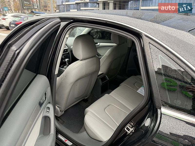Седан Audi A4 2014 в Києві