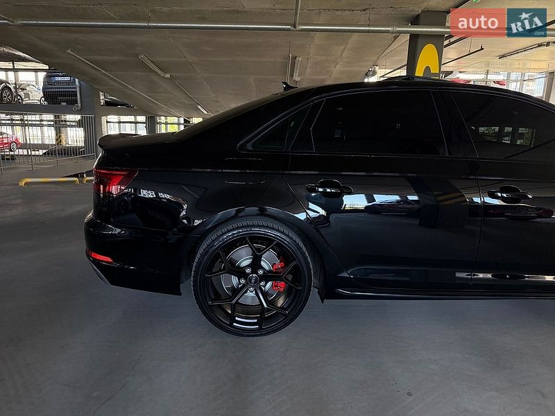 Седан Audi A4 2017 в Києві
