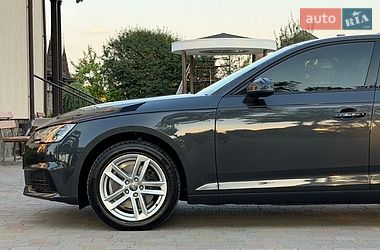 Седан Audi A4 2017 в Стрию