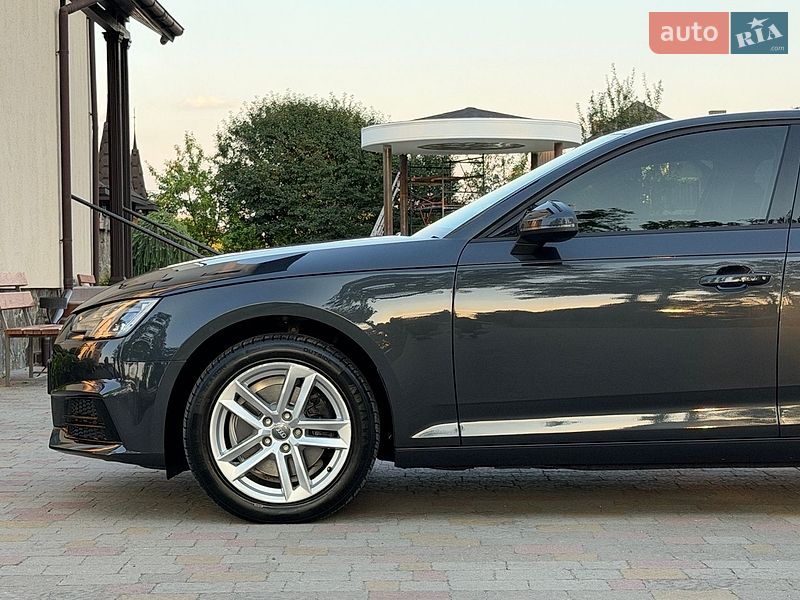 Седан Audi A4 2017 в Стрию