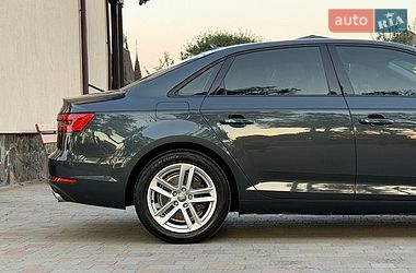 Седан Audi A4 2017 в Стрию
