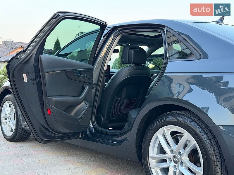 Седан Audi A4 2017 в Стрию