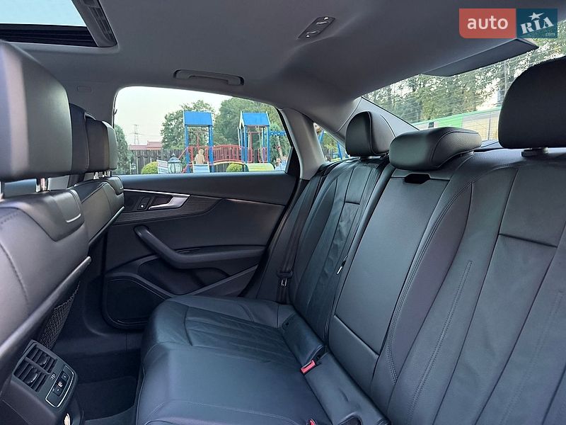 Седан Audi A4 2017 в Стрию