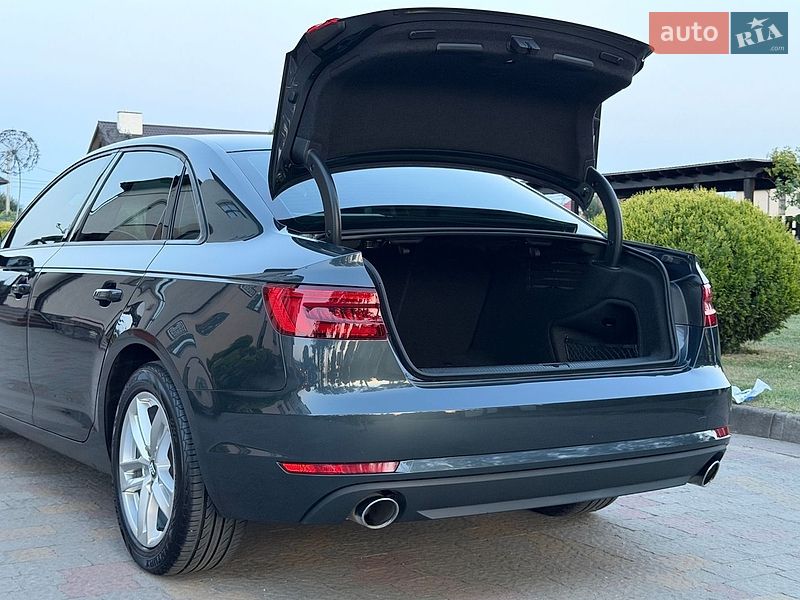 Седан Audi A4 2017 в Стрию