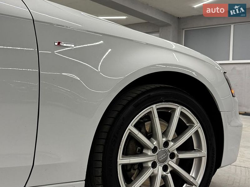 Седан Audi A4 2015 в Кременчуці