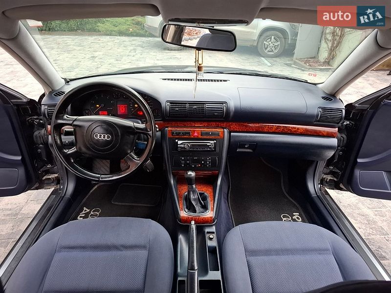 Універсал Audi A4 2000 в Чернівцях